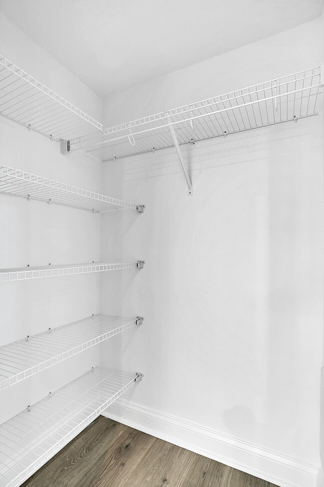 Building Photo - 6498 Barnstorm Wy