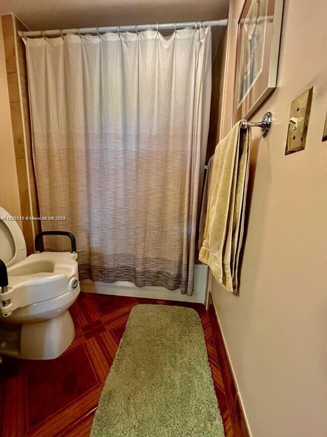 Building Photo - 701 SW 141st Ave