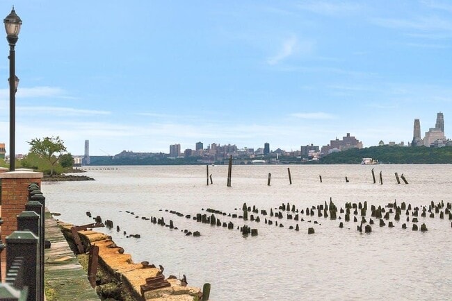 Building Photo - 100 Abbie Ct