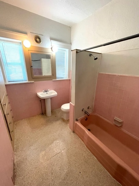 Building Photo - 206 E 400 N