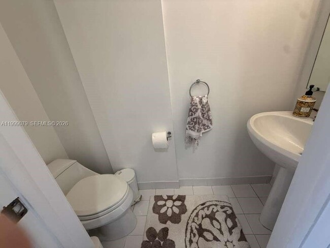 Building Photo - 711 Biltmore Way