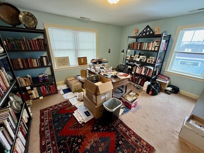 Building Photo - 122 Forest St