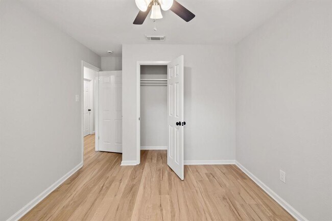 Building Photo - 10300 Rutland Village E