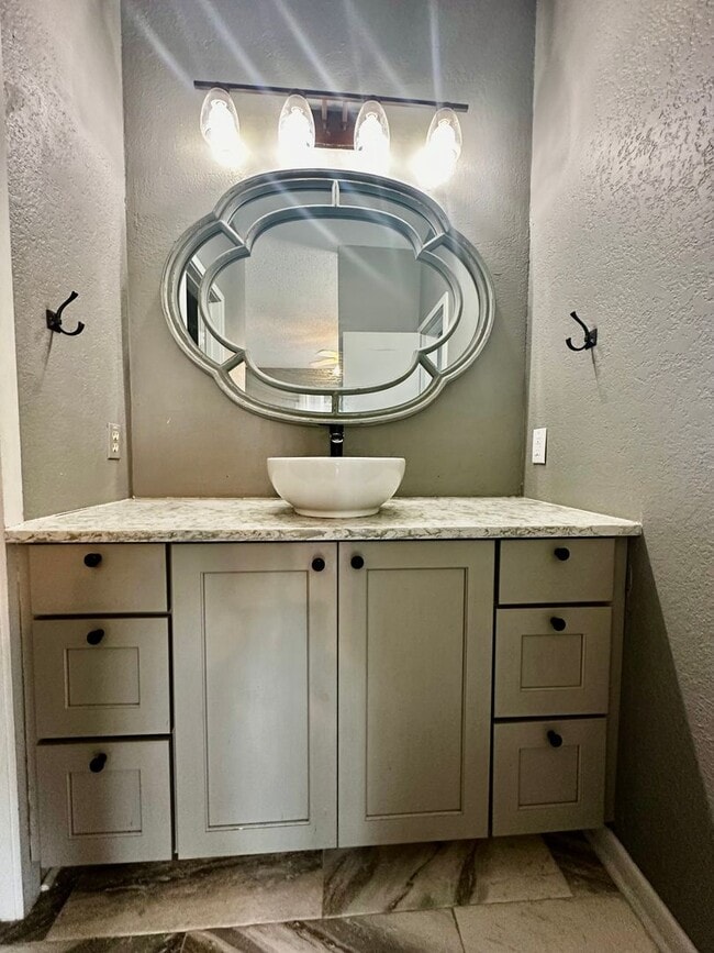 Building Photo - 1 Bedroom Townhome at Quinlans Crossing
