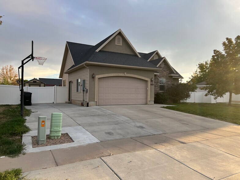 Building Photo - 1665 W 1375 S