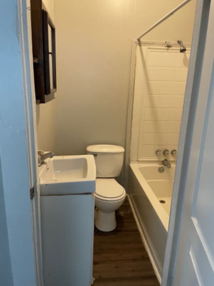 Primary Photo - 422 5th Ave NW