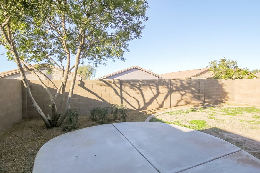 Building Photo - 43680 Bedford Dr