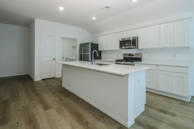 Building Photo - 3126 S 15th Pl