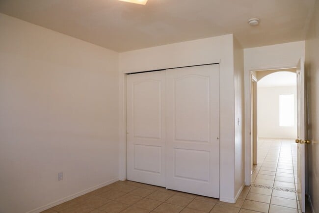 Building Photo - Nice and Spacious 4 Bedroom home Off Hwy 70 & Mesa Grande