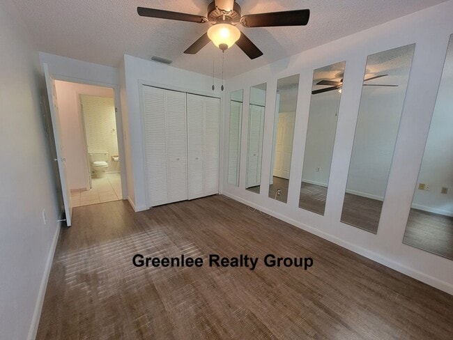 Building Photo - 6141 Chesham Dr