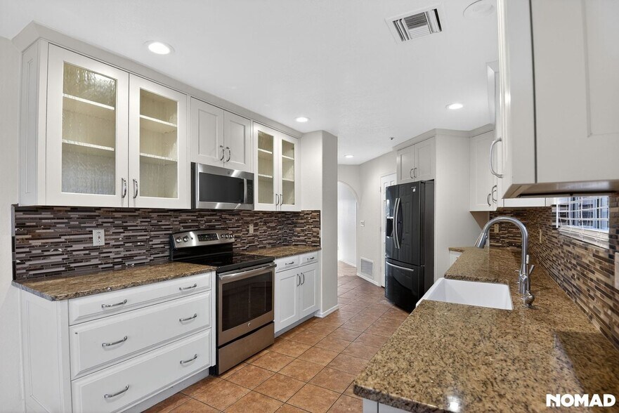 Building Photo - 11782 N 112th Way