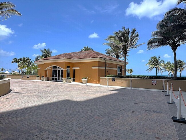 Building Photo - 2080 S Ocean Dr