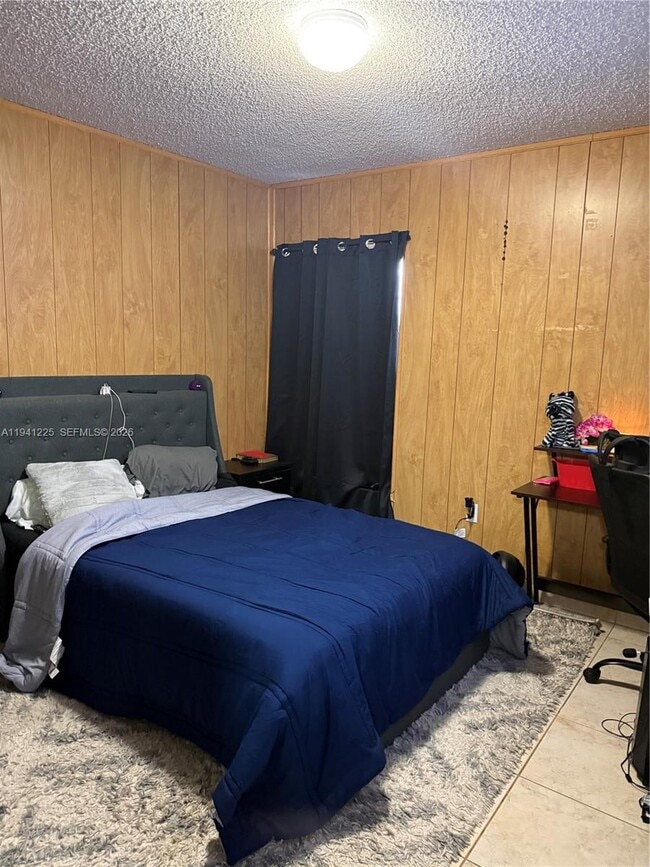 Building Photo - 1950 W 54th St