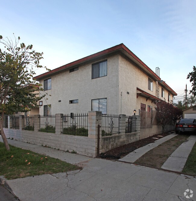 Primary Photo - 5217 Meridian St