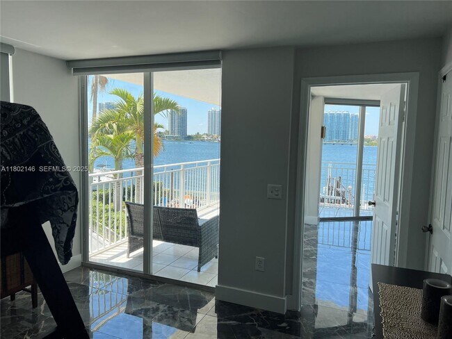 Building Photo - 18000 N Bay Rd