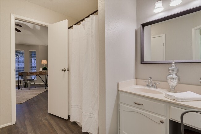 Building Photo - 6714 Mistflower Ln