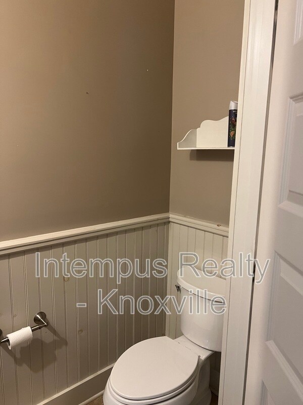 Building Photo - 229 Deaderick Ave