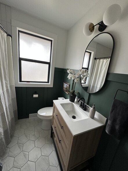 Building Photo - 9175 Kardel Dr