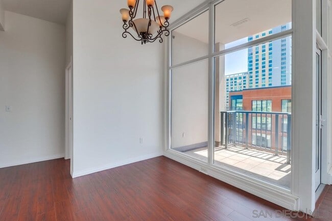 Building Photo - 530 K St