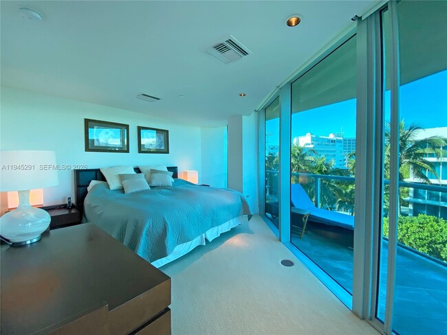 Building Photo - 1200 Holiday Dr