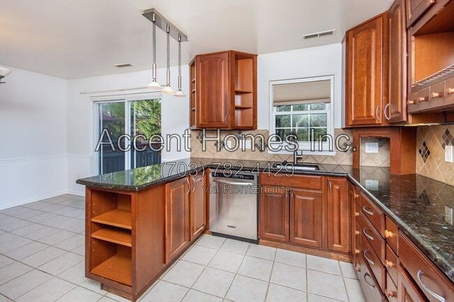 Building Photo - 6509 China Grove Ct