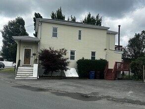 Building Photo - 103 Sagamore St