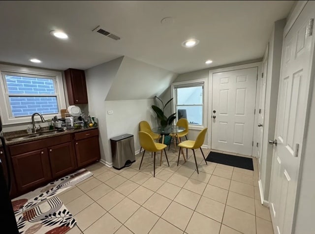 Building Photo - 3942 N Bernard St