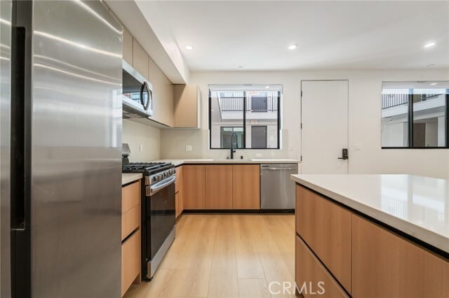 Building Photo - 7510 Sepulveda Blvd