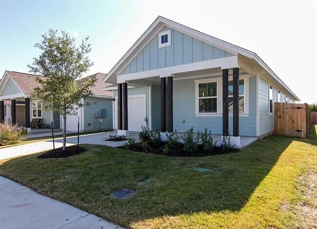 Building Photo - 240 La Escalera Dr
