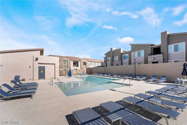 Building Photo - 2558 Venetia Pointe St