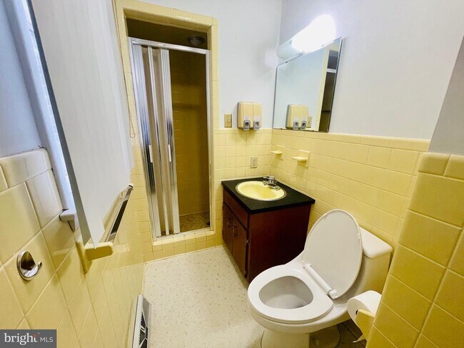 Building Photo - 4124 Lincoln Way E