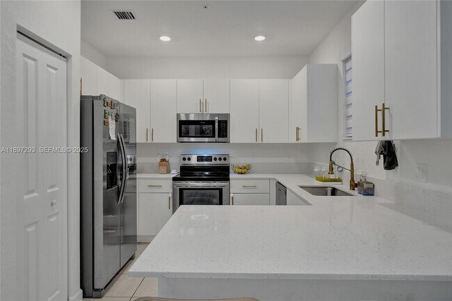 Building Photo - 250 SW 159th Ct