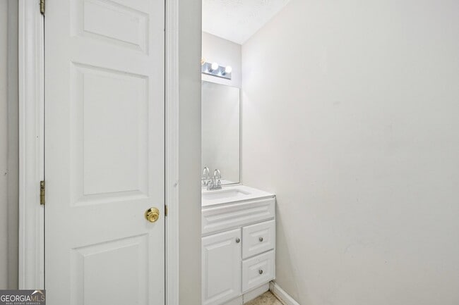 Building Photo - 25 Castlehill Ct