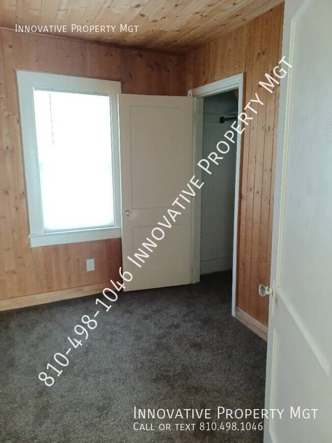 Building Photo - Beautifully updated 3 bed 1 bath! Carman-A...