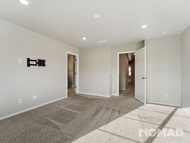 Building Photo - 6112 N Lisbon St