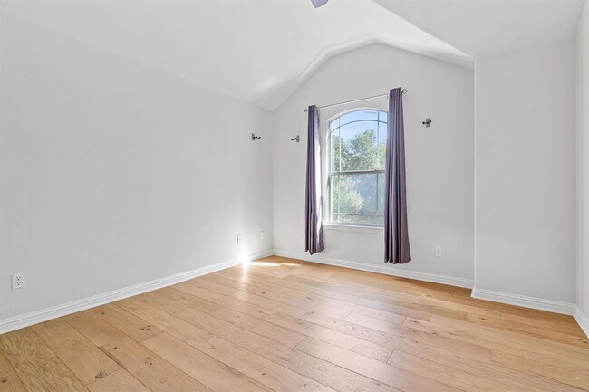 Building Photo - 2109 Petrified Forest Dr