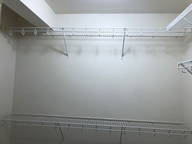 Building Photo - Walnut Grove 2 Bedroom, 2 Bath Condominium