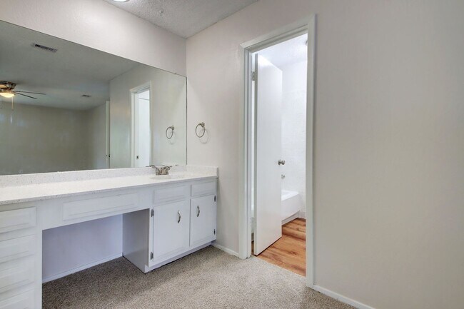 Building Photo - Two stories 3 Bedrooms & 3 Bathrooms Home for Rent in Desirable Anderson Mill NW of Austin