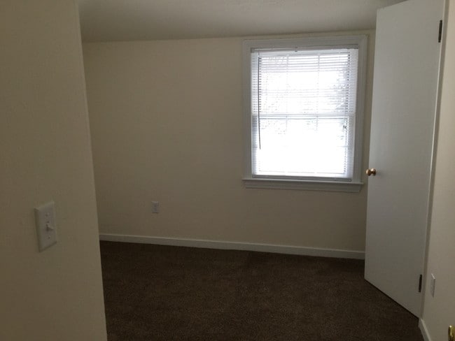 Building Photo - Townhomes on Englewood