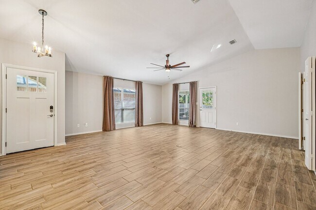 Building Photo - 127 Terrace Ln