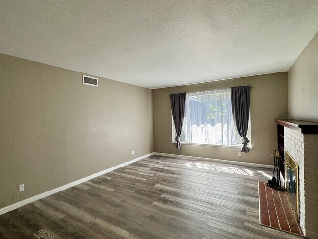 Building Photo - Beautiful Home Available in Rancho Cordova!
