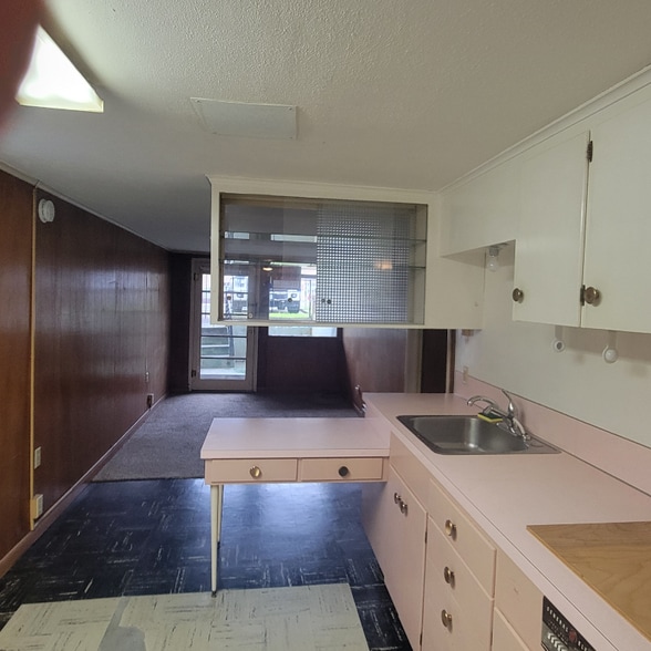 Building Photo - 636 W Madrone St