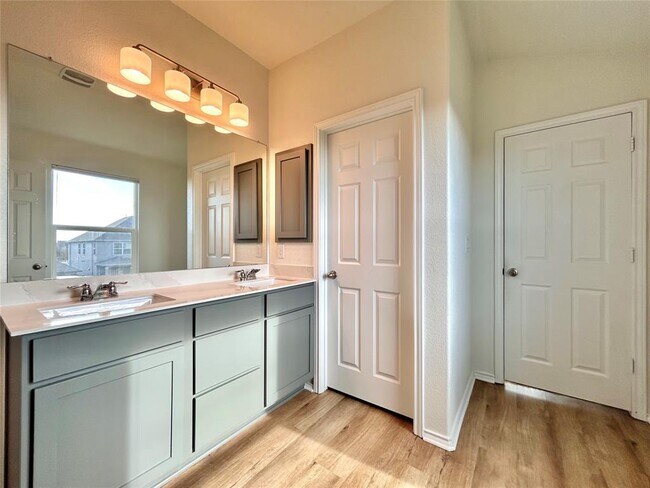 Building Photo - 12421 Ace in the Hole Ln