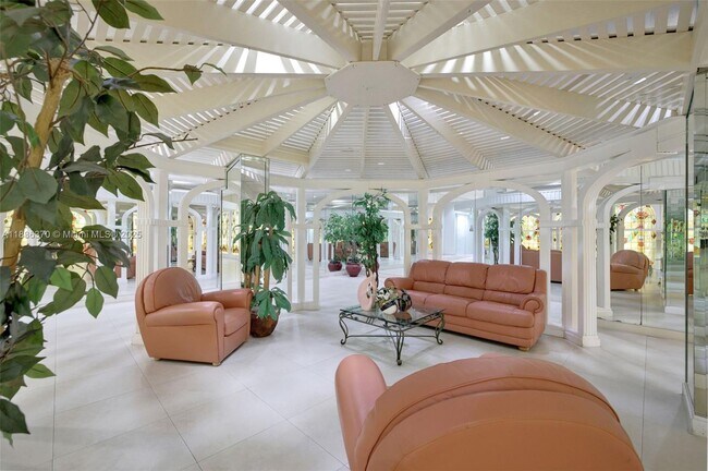 Building Photo - 2301 S Ocean Dr