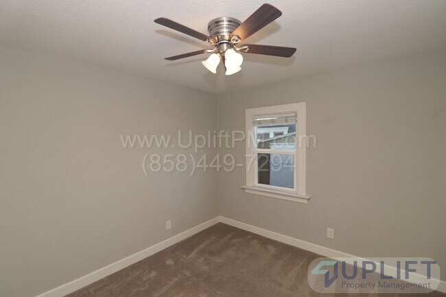 Building Photo - Cozy 2B/2BA with office/den