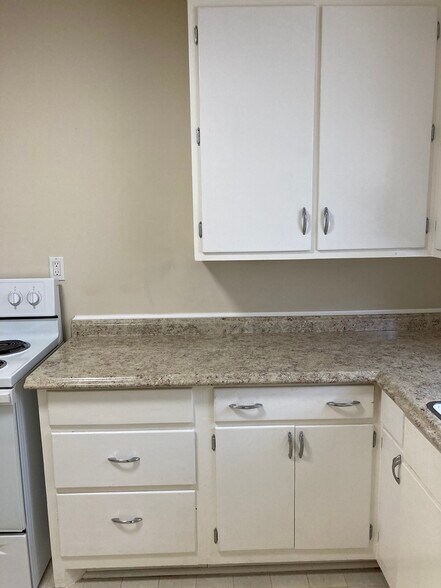 Kitchen 1 - 412 W 20th St