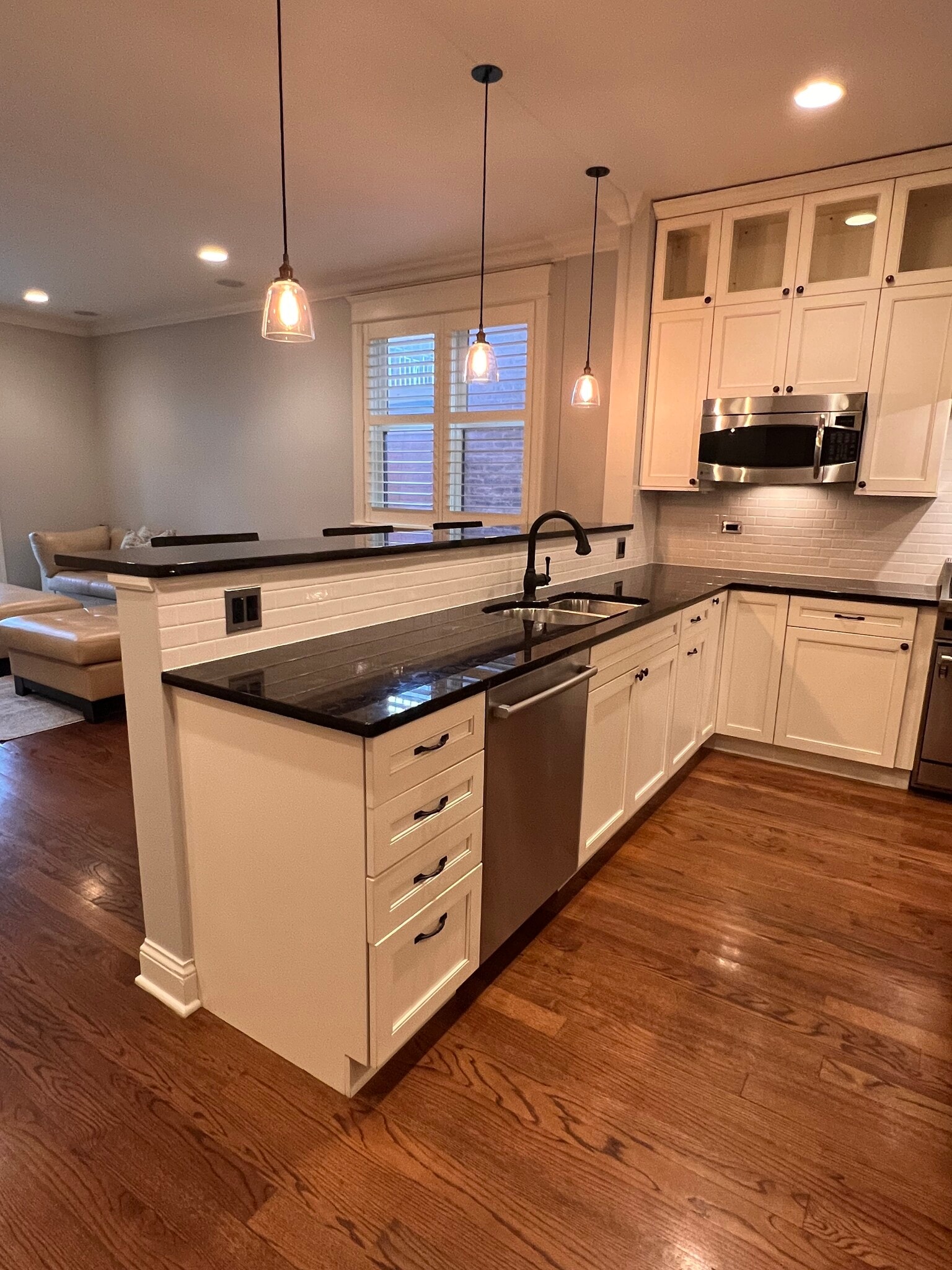 Building Photo - 2042 N Racine Ave