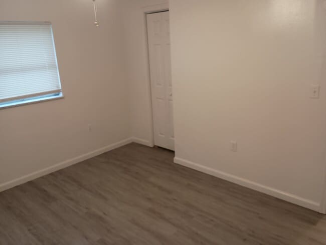 Building Photo - 9 SW 18th Ave