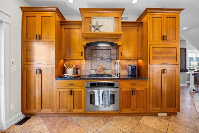 Building Photo - 28 N Colgate Ave