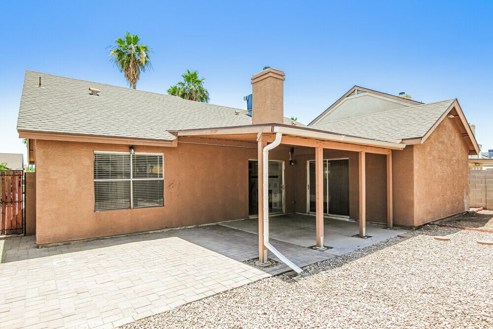 Building Photo - 7848 W Fleetwood Ln